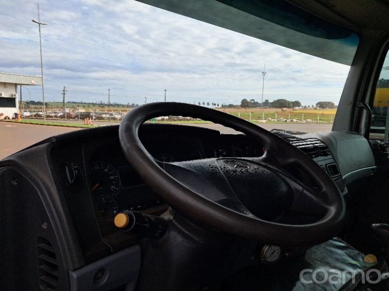 Foto 8 - Caminhão Mercedes Bens Atego 2425 ano 2011/2011
