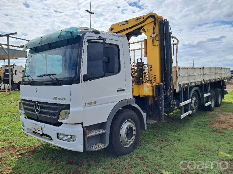 Foto 2 - Caminhão Mercedes Bens Atego 2425 ano 2011/2011