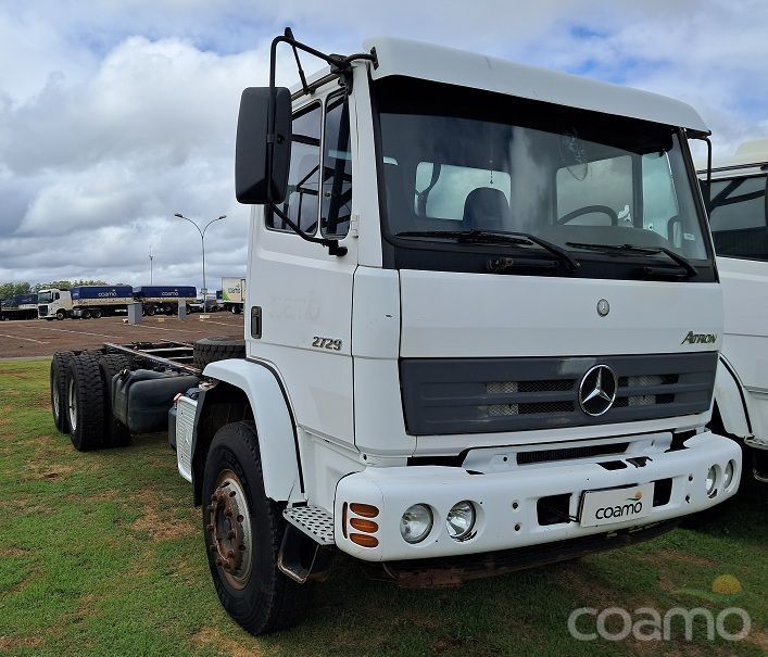 Foto 1 - Caminhão Mercedes Bens Atron 2729 6x4 ano 2013/2013