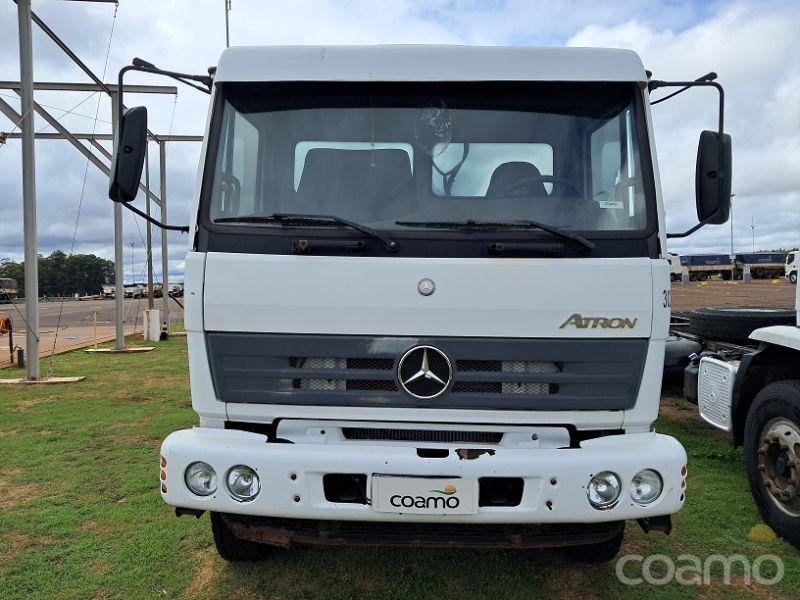 Foto 2 - Caminhão Mercedes Bens Atron 2729 6x4 ano 2013/2013