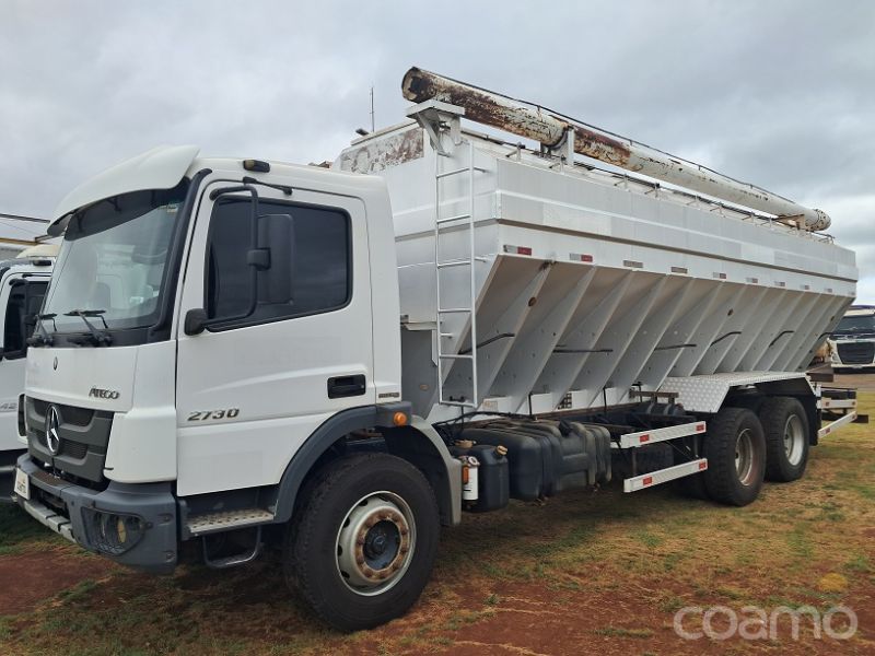 Foto 2 - Caminhão Mercedes Bens Atego 2730 6x4 ano 2016/2016