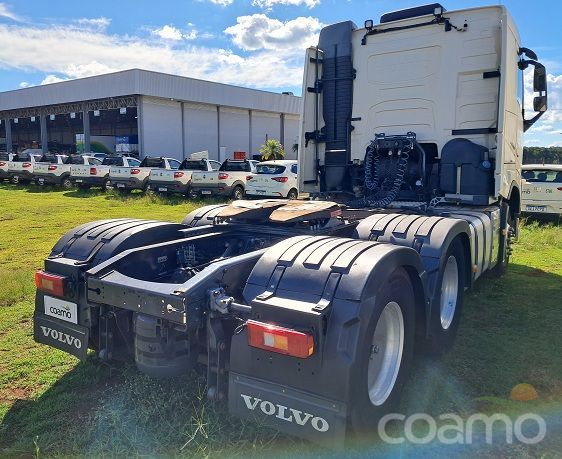 Foto 3 - Cavalo Volvo FH500 6x4T ano 2016/2017
