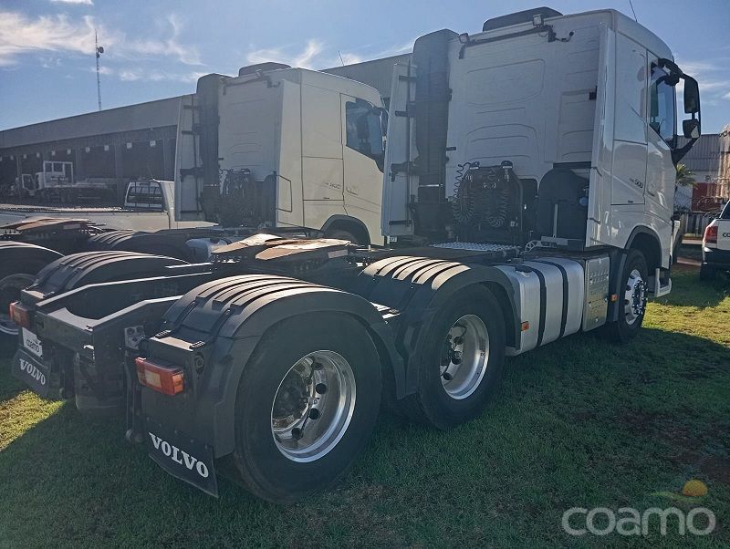 Foto 2 - Cavalo Volvo FH500 6x4T ano 2016/2017