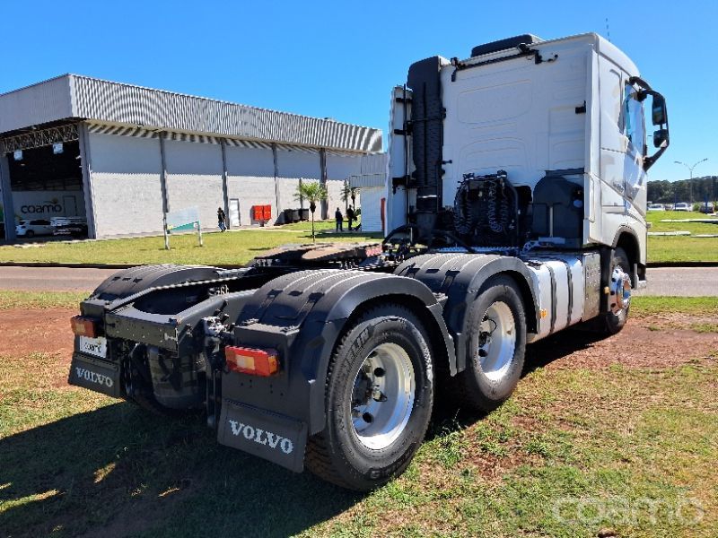Foto 5 - Cavalo Volvo FH500 6x4T ano 2018/2019