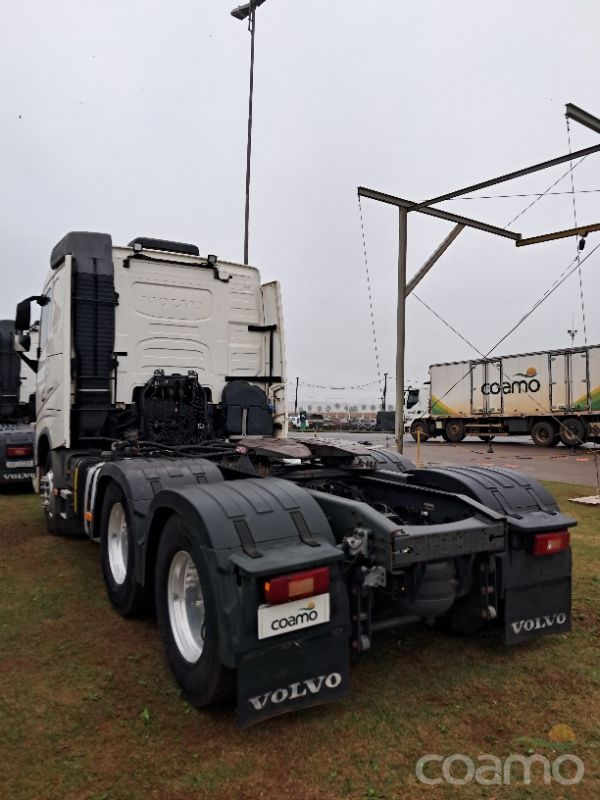 Foto 3 - Cavalo Volvo FH500 6x4T ano 2016/2017