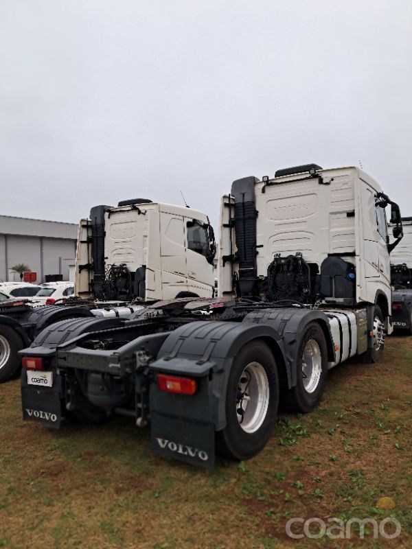 Foto 4 - Cavalo Volvo FH500 6x4T ano 2016/2017