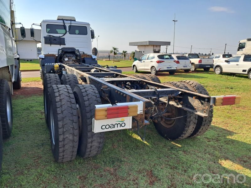 Foto 4 - Caminhão Mercedes Bens Atron 2729 6x4 ano 2013/2013
