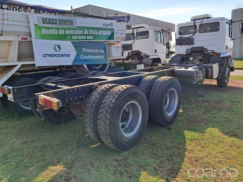 Foto 5 - Caminhão Mercedes Bens Atron 2729 6x4 ano 2013/2013