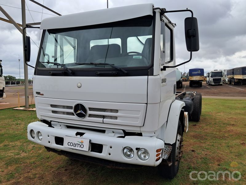 Foto 1 - Caminhão Mercedes Bens Atron 2726 6x4 ano 2011/2011